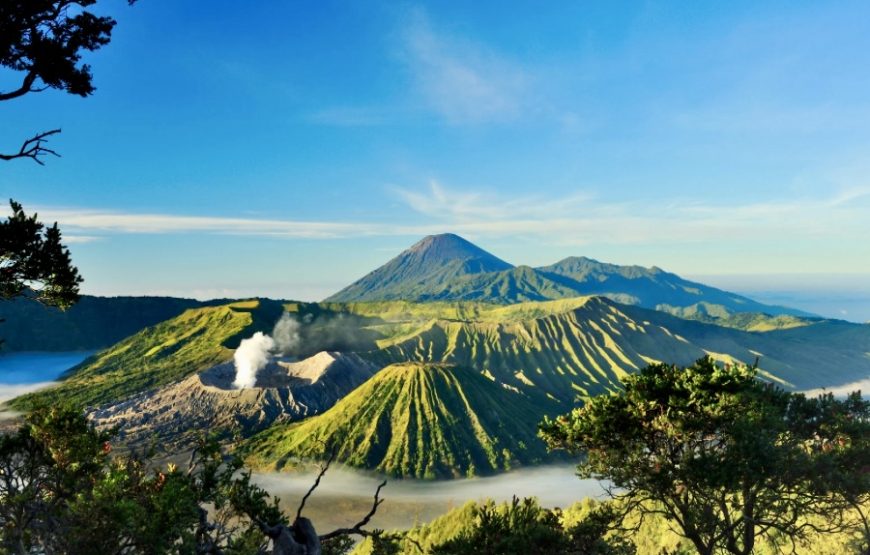 4 Days Bromo – Tumpak Sewu Waterfall – Ijen Crater (Private Tour)